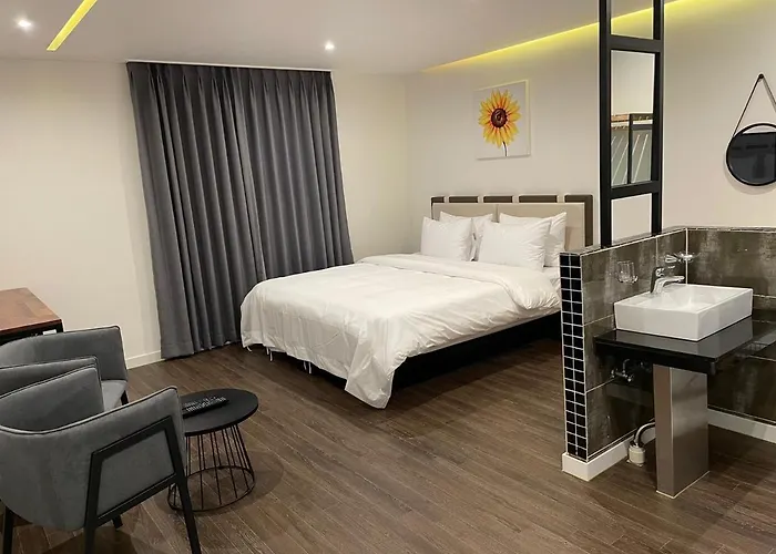 Quatz Hotel